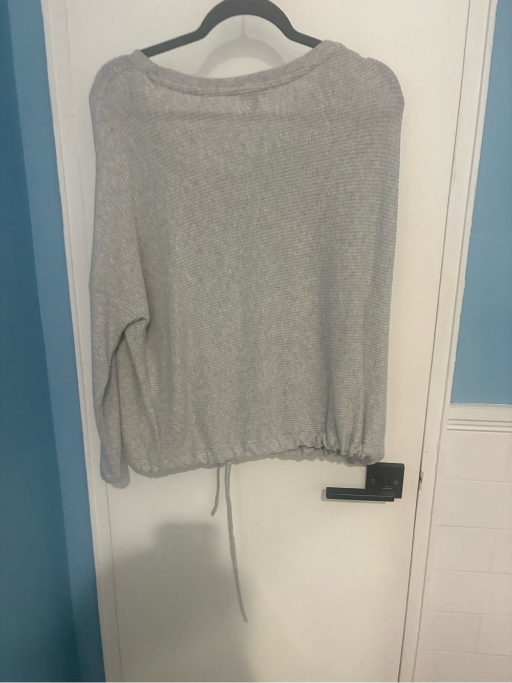 Express Light Gray Ribbed Scoop-Neck Drawstring Sweatshirt - Picture 2 of 3